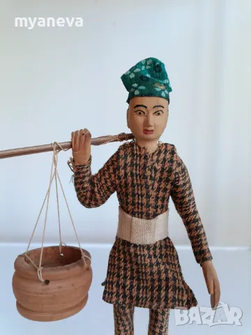 Vintage традиционна дърворезба на фермер от Катманду Непал , снимка 3 - Статуетки - 48299693