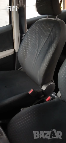 Toyota Yaris 1.0/facelift, снимка 11 - Автомобили и джипове - 53297184