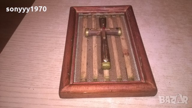КРЪСТ В РАМКА-ДЪРВО/МЕД/КРИСТАЛИ-17Х11СМ