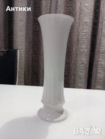 Стара порцеланова маркирана ваза 