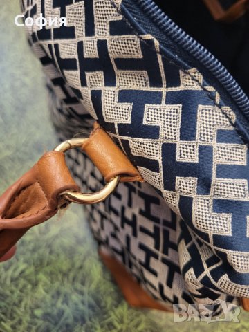 Оригинална чанта Tommy Hilfiger, снимка 5 - Чанти - 44106439