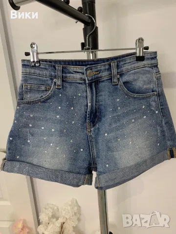 Къси дънки с камъни размер S, снимка 4 - Дънки - 49337570