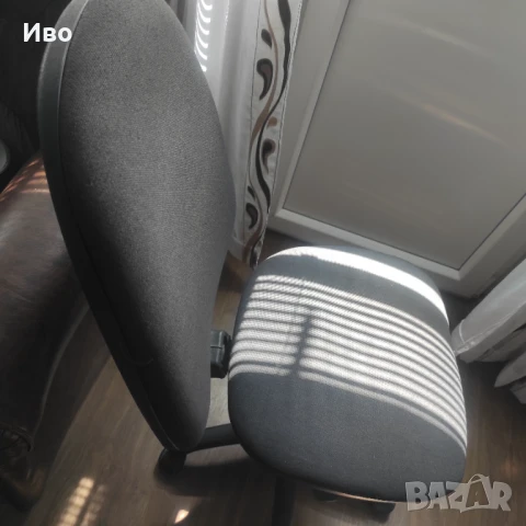 Офис стол, снимка 2 - Столове за офис - 51146594