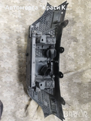 решетка емблема за DACIA SPRING electric  2022г, снимка 2 - Части - 53177504