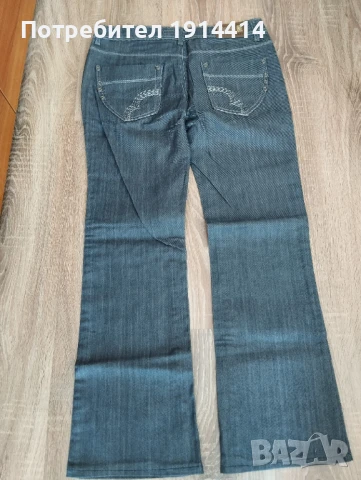 Дънки с бродерия, снимка 8 - Дънки - 50591277