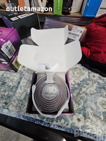 Смарт LED лента RGBW Philips Hue Lightstrip Plus V4, снимка 4 - Лед осветление - 53503153