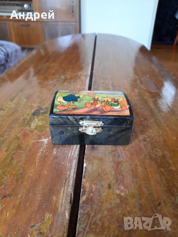 Стара кутия за бижута #8