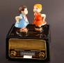 Музикална кутия винтидж радио с въртящи се фигури , снимка 1