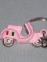 Дамски ключодържател розов мотопед Италия много красив стилен дизайн метален 42280, снимка 3