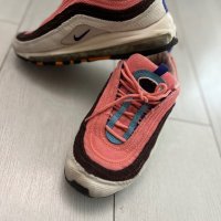 Дамски оригинални маратонки на Nike, снимка 1 - Маратонки - 43348328