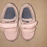 Розови маратонки Adidas 21 номер , снимка 3 - Детски маратонки - 42979055