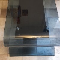 Дизайнерска стъклена маса, снимка 2 - Маси - 43308616
