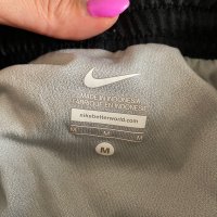 Оргигинални панталонки Nike S,M, снимка 7 - Къси панталони и бермуди - 37530956