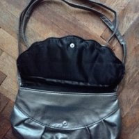 Малка дамска чанта, снимка 5 - Чанти - 37665126