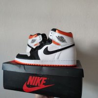 Nike Air Jordan 1 High Electro Orange Нови Оригинални Обувки Маратонки Кецове Размер 42 Номер 26.5см, снимка 15 - Кецове - 40284632