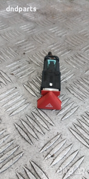 Бутон аварийни светлини VW Golf 5 1.4i 2005г.	, снимка 1