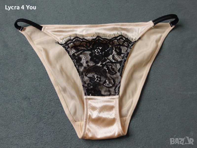 M дамски сатенени бикини с черна дантела отпред в прасковен цвят, снимка 1