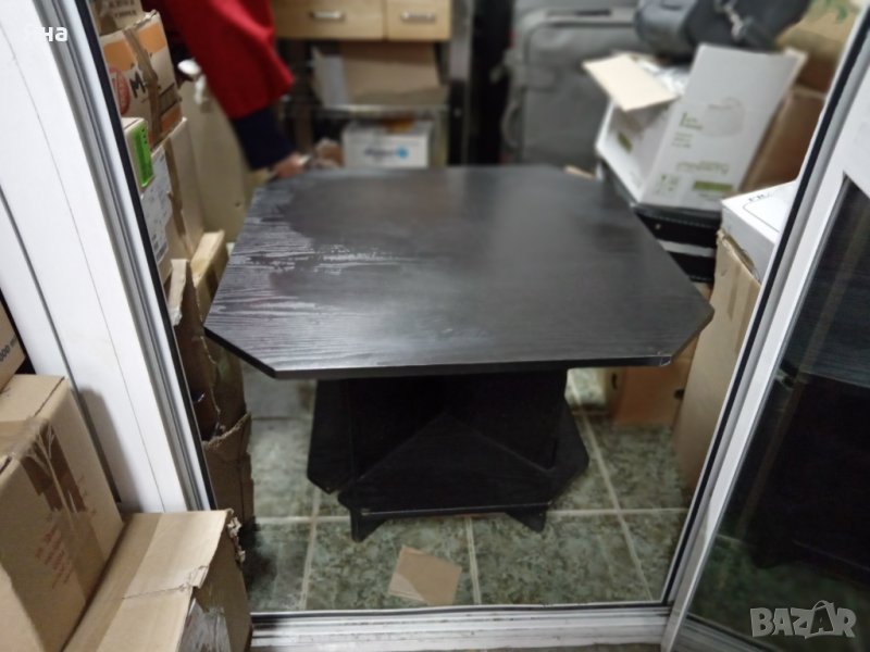 Холна черна маса, 70/70см h=50см 50лв и две табуретки по 15лв, снимка 1