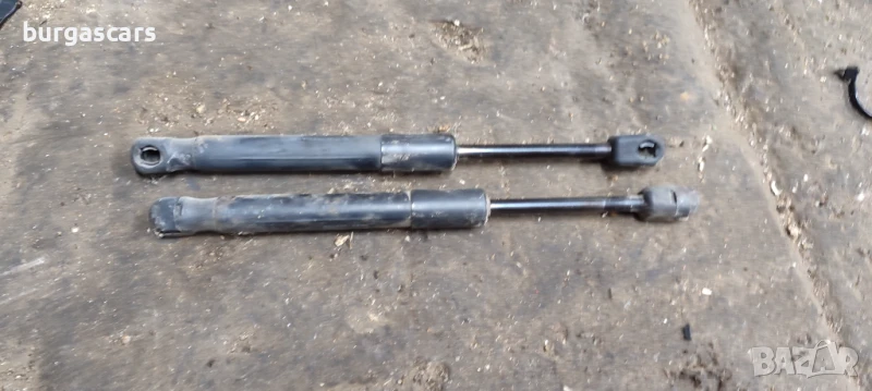 Амортисьор заден багажник Mazda 3 седан - 20лв, снимка 1