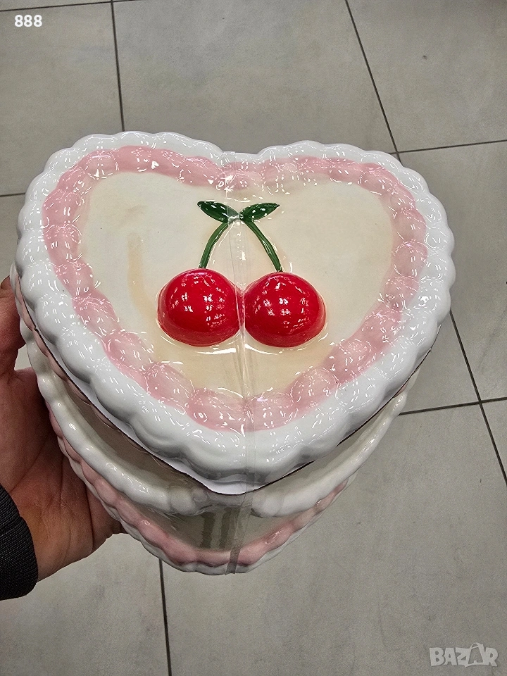 порцеланови кутии бурканчета торта с черешки, снимка 1