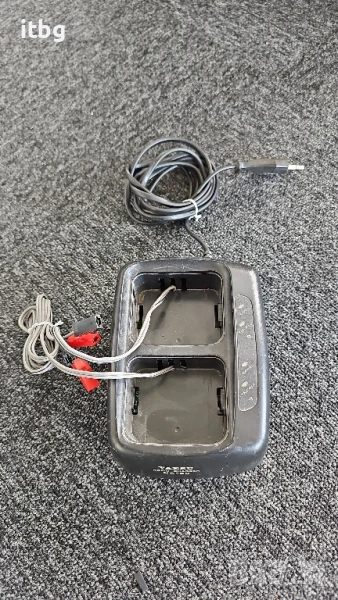 Зарядно за Yaesu, снимка 1