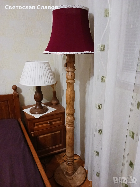 Висок лампион с красива тъмно червена шапка , снимка 1