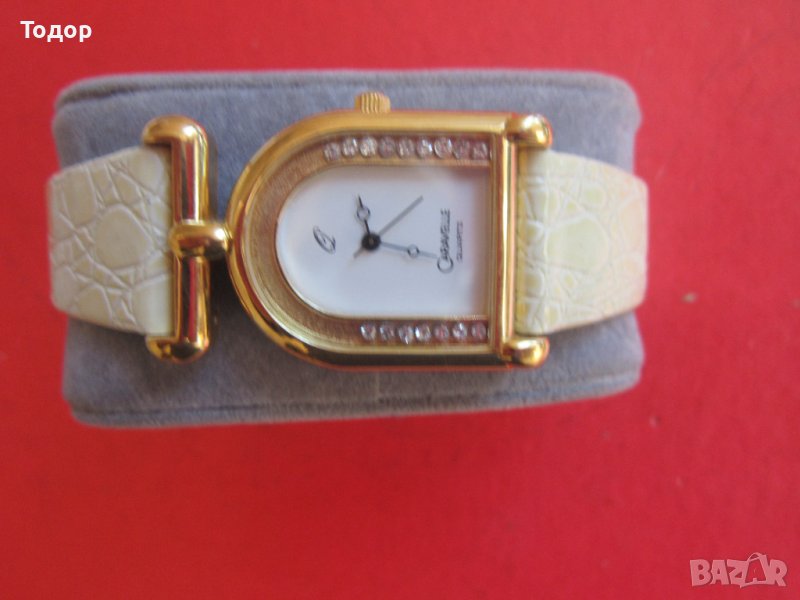 Дамски позлатен часовник Каравеле Бай Булова с кристали, снимка 1