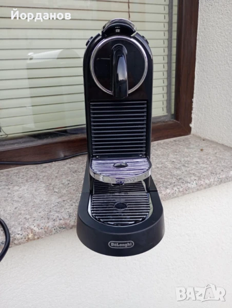 Кафемашина с капсули Delonghi Nespresso EN167.B, снимка 1