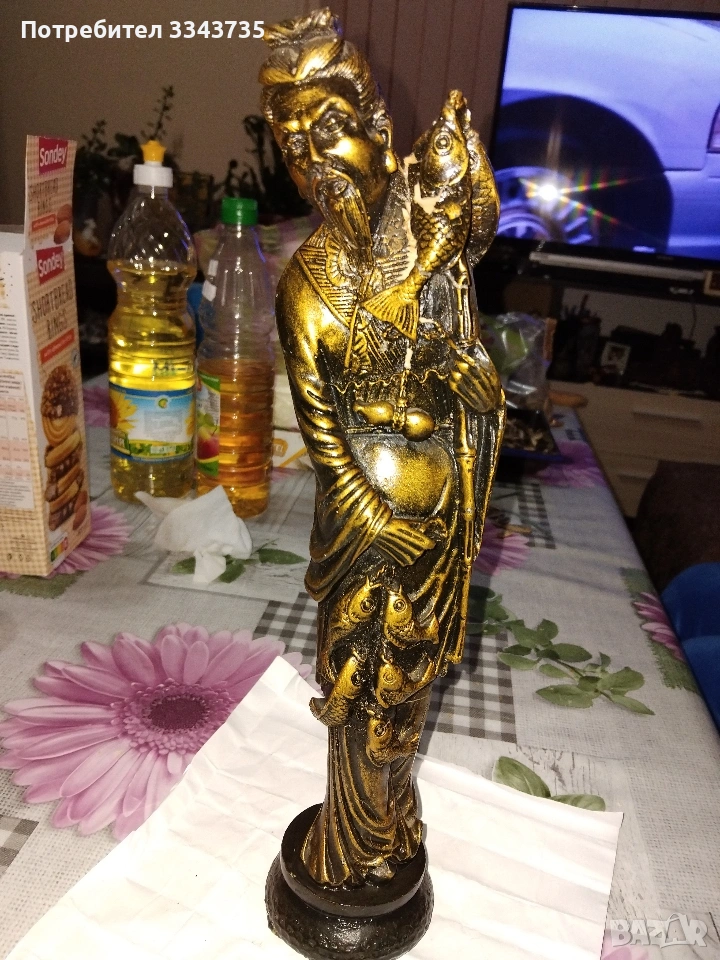 Китайска статуетка,изобразяваща рибар,често свързана с добър късмет., снимка 1