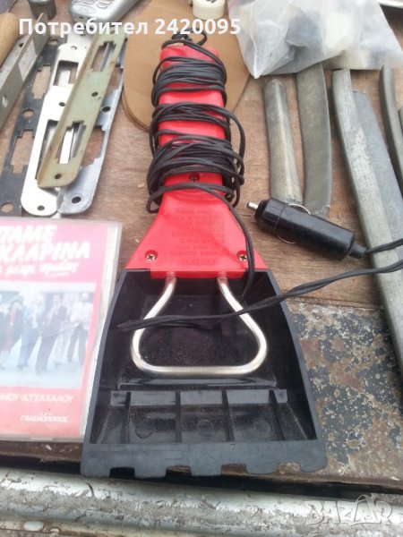 12в  автомобилна  стъргалка за лед-10лв, снимка 1