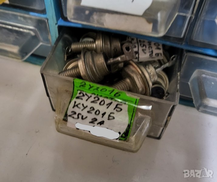 Тиристор KY201  КТ201 2Y201  - 100 волта , 3 ампера, снимка 1