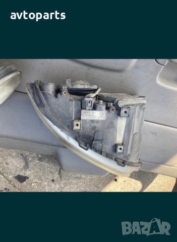 Chrysler voyager 2004 година Фарове, снимка 5 - Части - 40515678