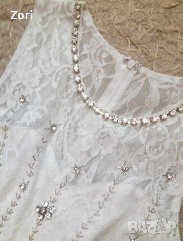 УНИКАЛНО КРАСИВА бяла дантелена рокля с подплата и нашити сребристи камъчета ХС размер , снимка 5 - Рокли - 37270589