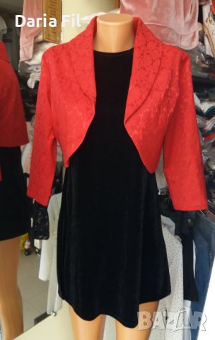 Червено болеро от релефен плат със 7/8 дължина на ръкава 