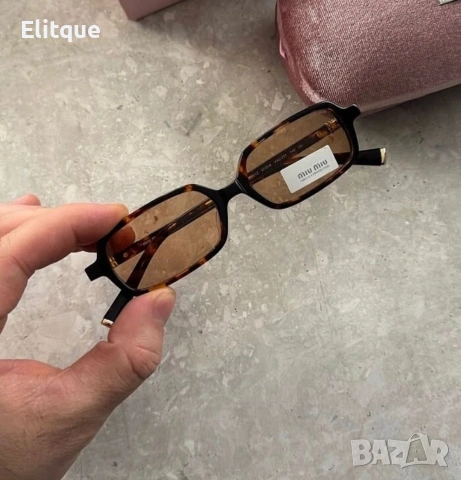 висококачествени очила с черен обикновен калъф и ув защита miu miu 