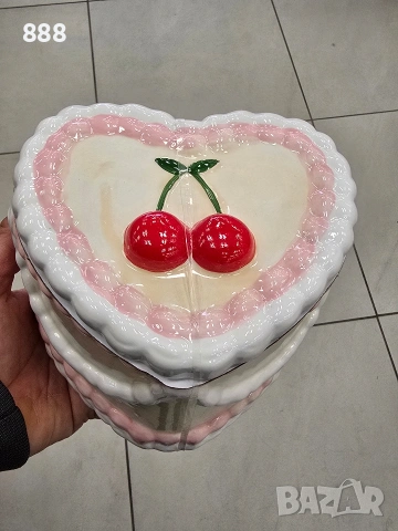 порцеланови кутии торта