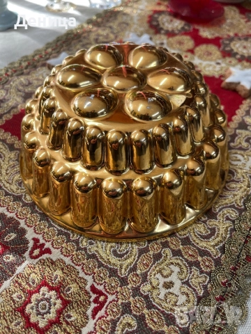 Порцеланова форма за кекс Изцяло позлатена с протриване на позлатата в горната част, снимка 7 - Форми - 52871134