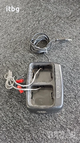 Зарядно за Yaesu