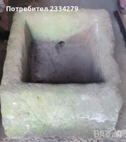 Каменно корито, ръчно дялани от възрожденски майстори-каменар