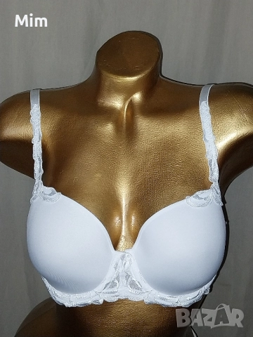 Triumph 80 B Бял сутиен с дантела , снимка 9 - Бельо - 52438079