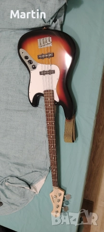 бас китара и осилвател 