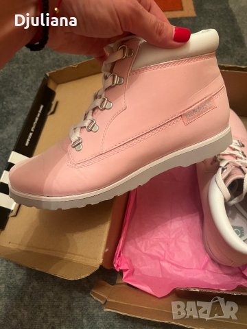 Оригинални боти adidas, снимка 3 - Дамски боти - 39387340