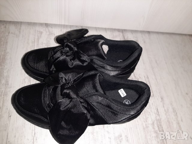 Нови черни сатенени обувки с панделка, снимка 4 - Дамски ежедневни обувки - 43653688