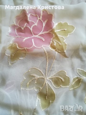 Ефирен шал с бродерия, снимка 1