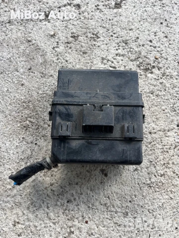 Кутия релета Мицубиши Аутлендър 2 Mitsubishi Outlander (2006-2012), снимка 2 - Части - 51200291