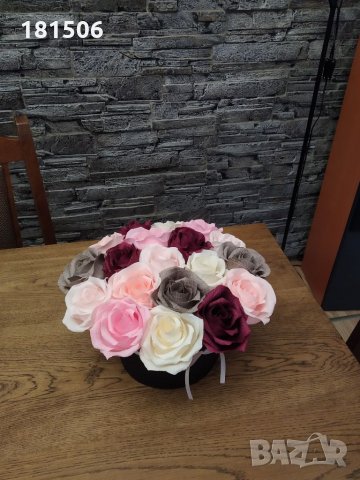  Цветя от креп хартия в кутия, снимка 9 - Изкуствени цветя - 27100148