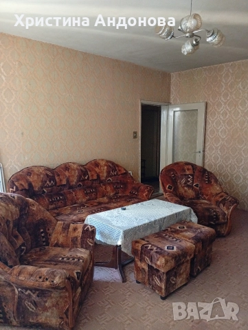 Продавам апартамент.