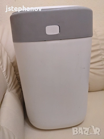 Продаваме кош за памперси Tommee Tippee + 11 нови касети за него, снимка 2 - Пелени, памперси - 53231655