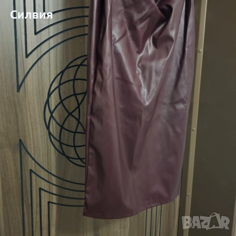 Нова червена дълга лъскава кожена рокля "Shein" / "Шейн", размер S, снимка 7 - Рокли - 52414085