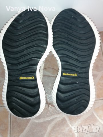 Adidas bounce оригинални маратонки+  подарък тениска New Look , снимка 9 - Маратонки - 35003730